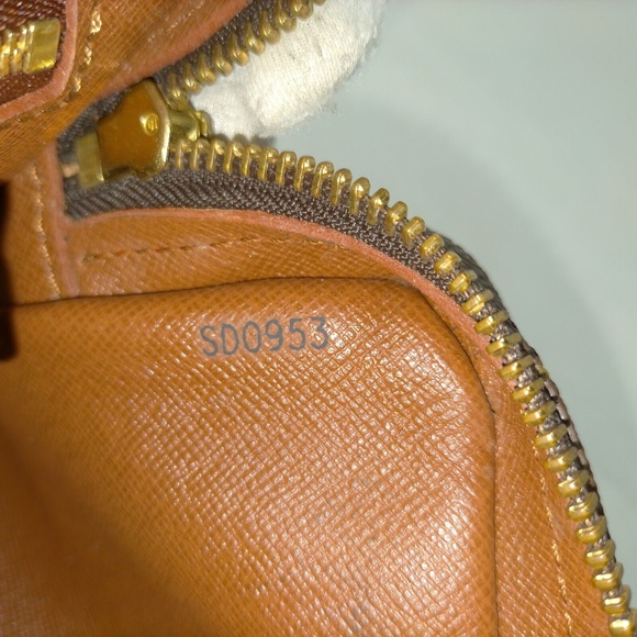 Authentic Louis Vuitton Marley - Picture 2 of 4